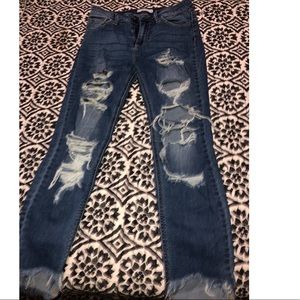 Distressed skinny jeans